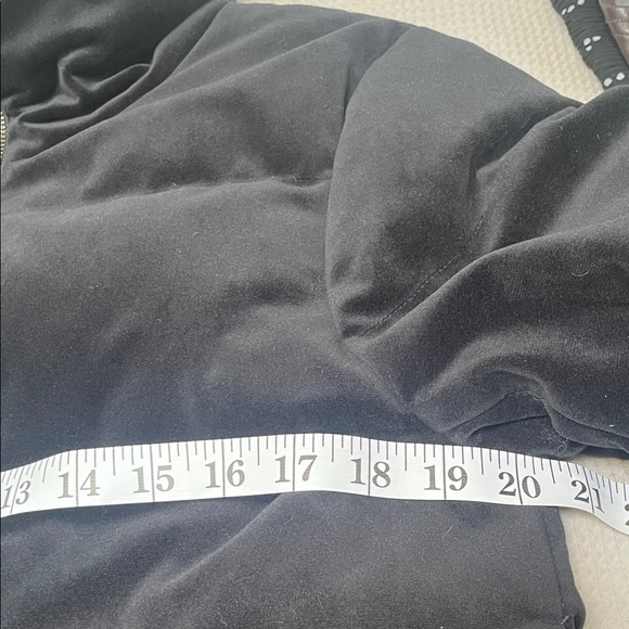 GU sz M medium black velour/velvet puffer coat - Picture 4 of 8